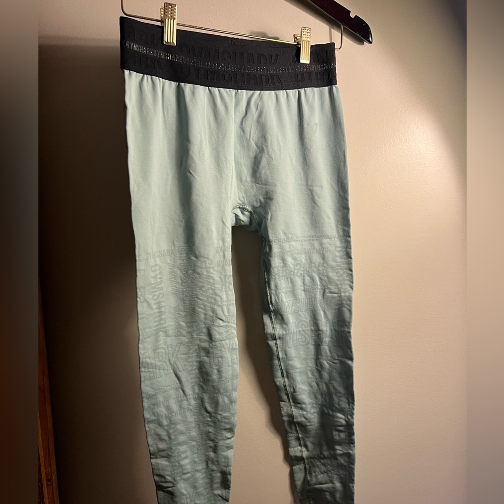 Gym shark leggings size L